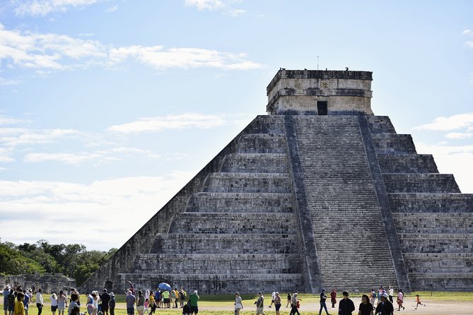 Chichen-itza & Cenote Private Tour - Entering Chichen Itza before the main rush