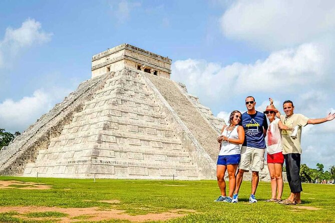 Chichén Itzá, Cenote Suytún & Cenote Ik-kil Expedition - Valladolid downtown: a quick taste, not a slow wander