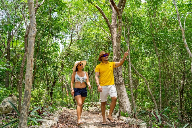 Chichen Itza Day-Trip, Cenote Swim & Valladolid with lunch - Valladolid in 20 minutes: enough for a photo, not enough for a hangout