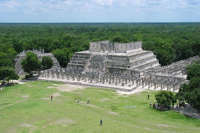 Chichen Itza Deluxe, 2 Cenotes tour From Playa del Carmen - Cenote Ik Kil first, swim early, then refuel