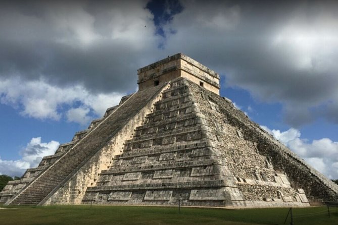 Chichen Itza Deluxe from Cancun to Playa del Carmen - The Break Stop at Pueblo Maya: Lunch, Hammocks, and Small Finds