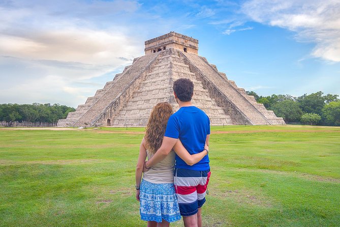 Chichen Itza Deluxe Valladolid and 2 Cenotes - Valladolid in 20 minutes: church views and a quick reset