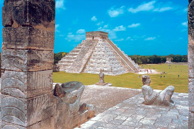 Chichen Itza Deluxe Valladolid and 2 Cenotes - Cenote Hubiku: 115 steps, 27 meters down, and a light show