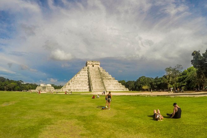 Chichen Itza & Ek Balam Tour From Cancun - Stop 1, Chichen Itza: ball court, Temple of a Thousand Columns, and Kukulkan