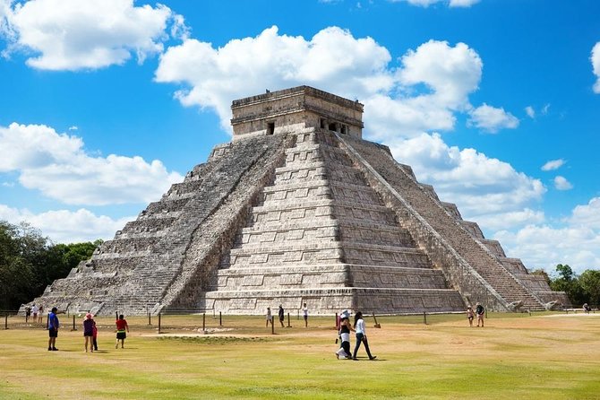 Chichen Itza Free Tours with Cenote Experience in Mexico - Small group size, guide attention, and the staff behind the day