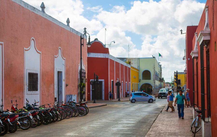 Chichen Itza: Guided Tour with Valladolid & Cenote Chichikan - Morning logistics, pickup order, and the bus reality