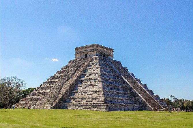 Chichen Itza Maya Amazing Adventure - Valladolid Free Time and the Main Square Visit