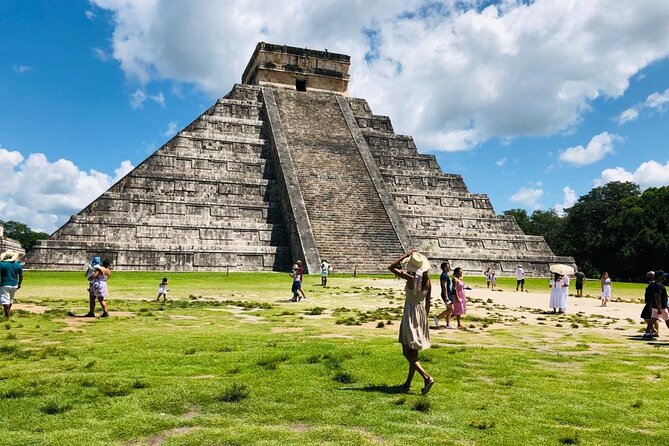 Chichén Itzá Premium Cenote y valladolid Day Tour - One long day starting at 7:00 am from Smart Cancún