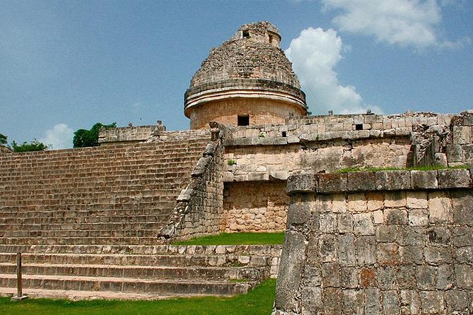 Chichen Itza Private Tour plus Cenote and Valladolid Visit - Buffet Lunch With Yucatecan Favorites, Plus Drinks on the Road