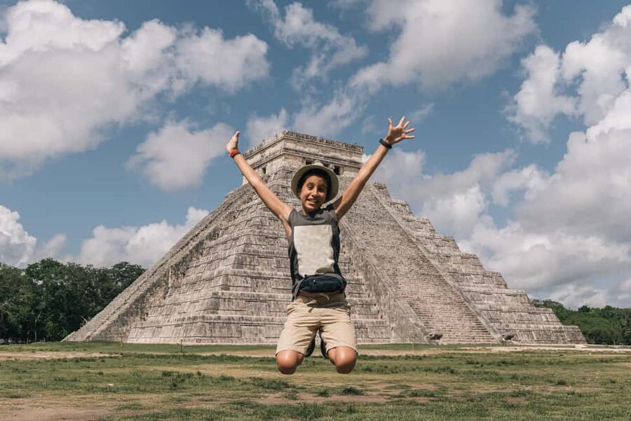 Chichén Itzá: Skip the line and dive straight into the wonder of the world - Camera and device fees: the rule that can change your plans