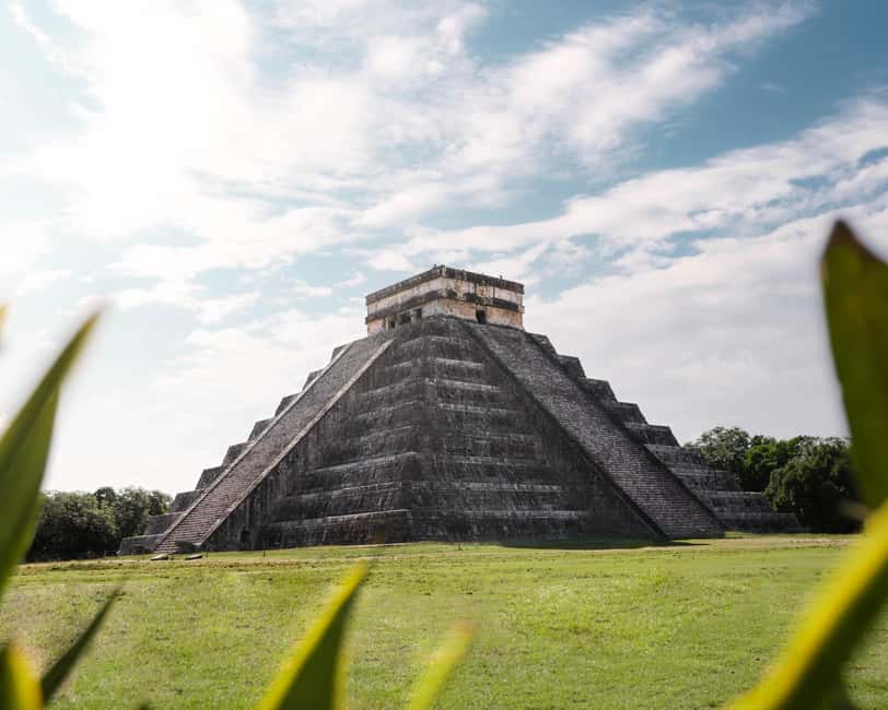 Chichen Itza: Skip-the-Line Entry Ticket - Local Vendors and The Reality of a Popular Site