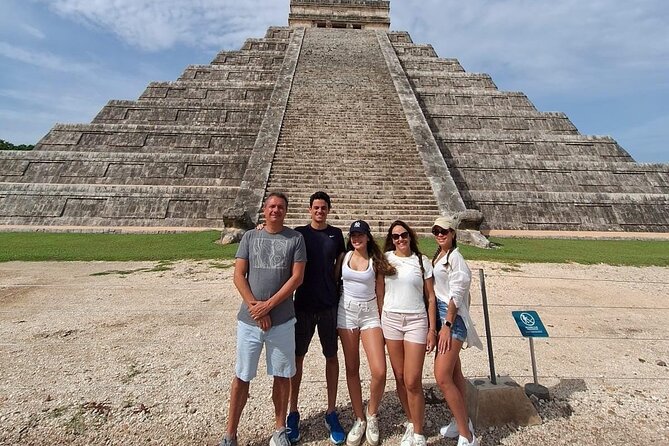 Chichen Itza: Tour with Expert Guide without lines! - Stop 2: Temple of the Warriors and the carved pillars