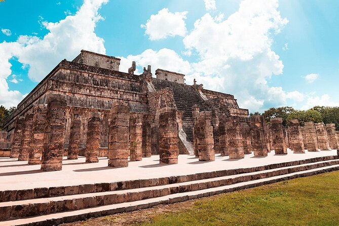 Chichen Itza VIP Mayan Wonder (Full Day Experience) - Valladolid main square: a quick Pueblo Mágico feel in under an hour