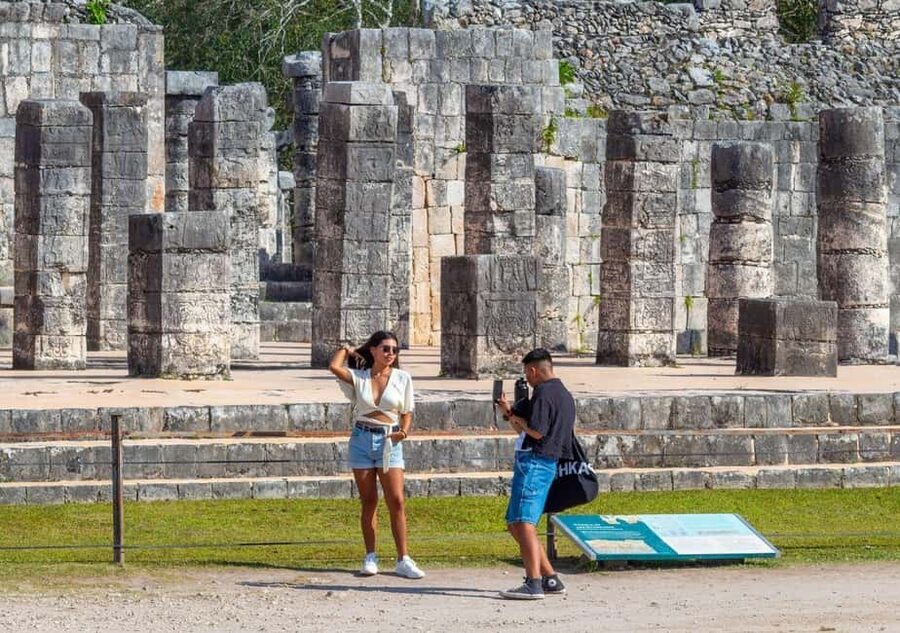 Chichen Itza: Visit the ruins, sacred cenote and Valladolid - Chichen Itza Ruins: Pyramid of Kukulkan and the Great Ball Court