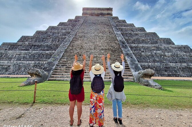 Chichen Itza Walking Tour in Portuguese or Italian Skip the Line Access - Stop 2: Temple of the Warriors, engravings, and murals tied to sacrifice