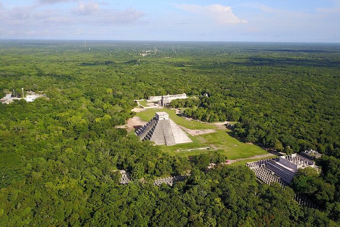 Chichen Itza : Walking Tour with Expert Guide and Skip-the-Line Access! - Logistics and comfort, what to prepare for