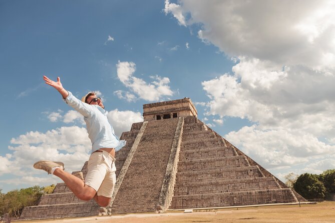 Chichen Itza, Yucatecan Buffet, Cenote Saamal and Valladolid - Chichén Itzá with a guide first, then your own photo time