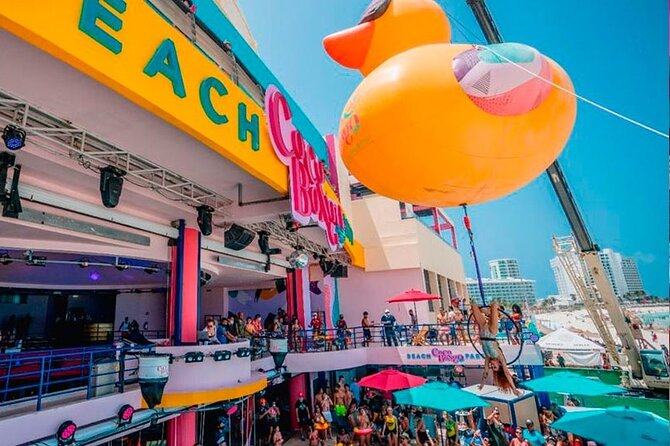 Coco Bongo Beach Club Cancun - Coco Bongo Cancun at 1 pm, What the Day Party Really Delivers