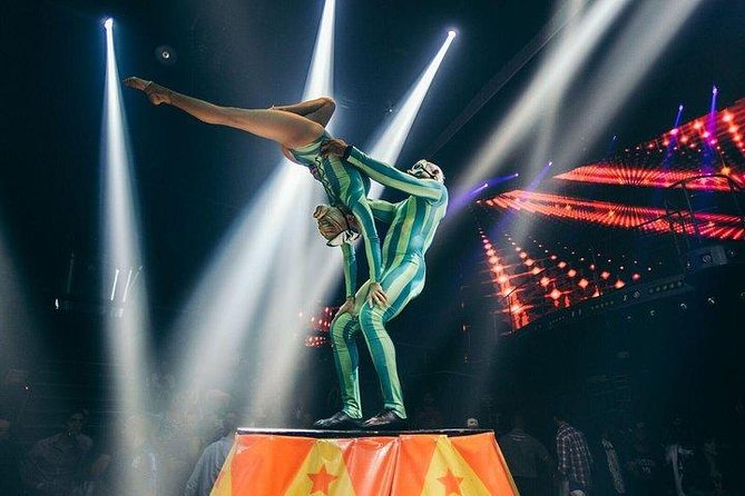 Coco Bongo Playa del Carmen New Year's Eve 2027 - The big venue reality: multi-level seating, 1,500 capacity, and sightlines