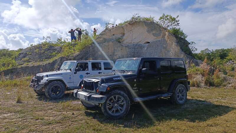 Cozumel: 5-Hour Private Caves and Ruins Tour with Lunch - Pickup, private vehicles, and your 5-hour reality check