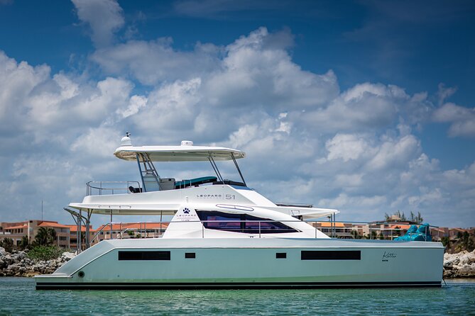Cozumel All Inclusive: Coast & Relax 4h on 51' Leopard - Weather happens, and the crew handles the Plan B