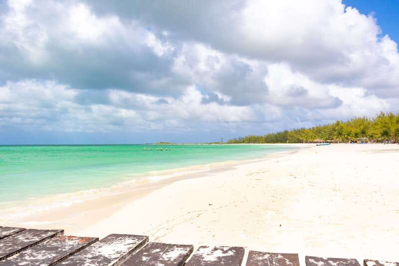 Cozumel: Catamaran Tour To Isla de la Pasión - Service and guides: where the trip turns into a good memory
