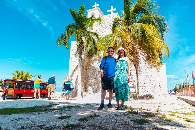 Cozumel City Tour By Trolley - Stop in town: shopping near the main square (and how to use it)