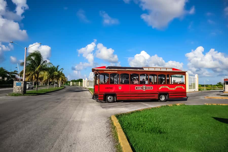 Cozumel: City Trolley Tour - Photo stops that make a first trip to Cozumel easier