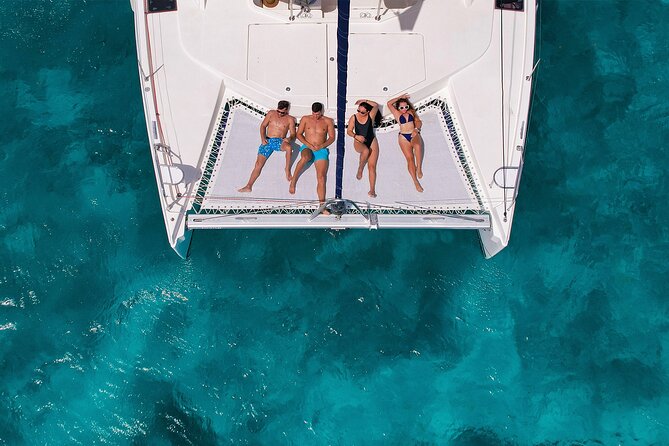 Cozumel Luxury Sailing & Snorkeling with Lunch and Open Bar Onboard - Meet the crew: named standouts and why it matters