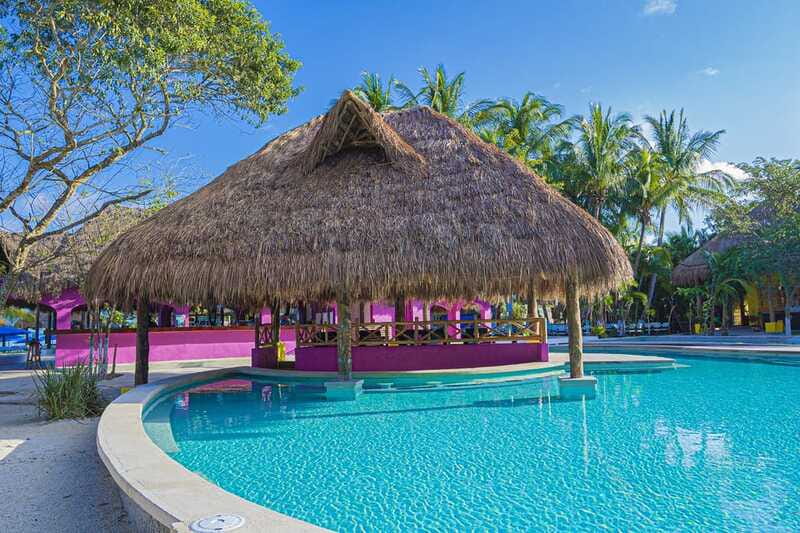 Cozumel Private Beach Pass: All Inclusive Beach Day - Toilets, changing areas, and what to expect realistically