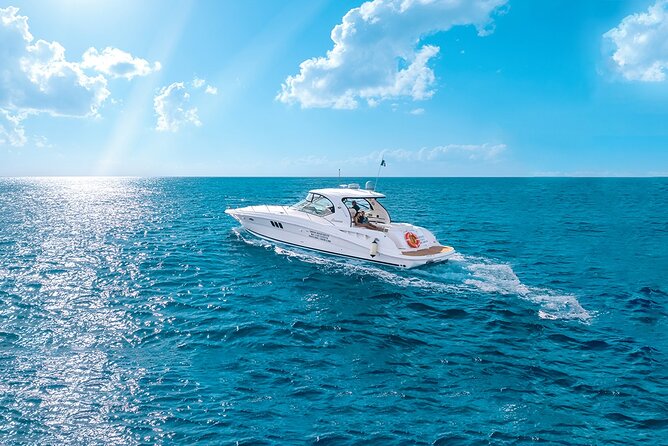 Cozumel Private Yacht and Snorkel with Lunch and Open Bar Onboard - The yacht experience: comfort, service style, and the open-air bonus