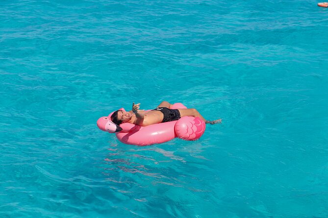 Dancer Cruise Isla Mujeres Snorkel Food and Drinks Included - Comfort, crowd flow, and safety in real life