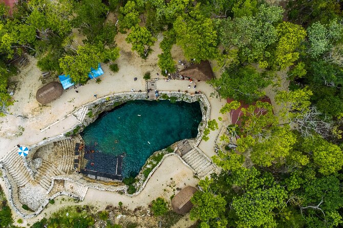 Day Trip to Tulum, Coba and Cenote Maya - Stop 1: Tulum Beach and the walled city by the sea