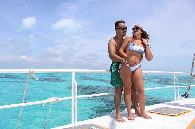 Deluxe Catamaran to Isla Mujeres with Open Bar from Cancun - The Return to Cancún: Farewell Toast and How the Last Stop Works