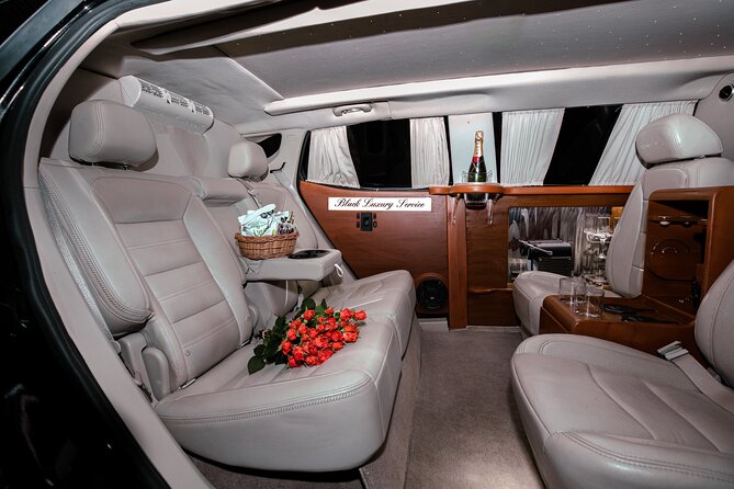 Deluxe GMC Limousine from CUN Airport to Cancun Hotel Zone - What You Actually Get Inside the Limousine