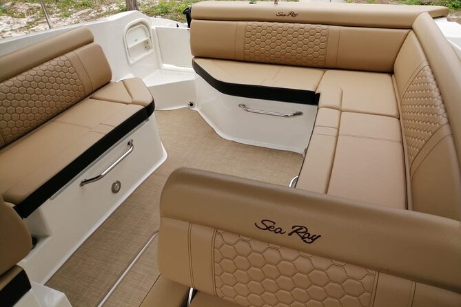 Deluxe Private Boats - 27 ft Sea Ray - Playa El Cielo and the starfish moment in crystal-clear water