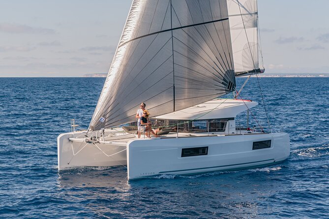 Deluxe Private Boats - 40 ft Catamaran - Choosing North or South: how your captain maps the day
