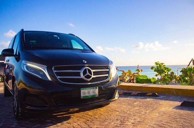 Departures in Mercedes Benz from Tulum to Cancun Airport - Who this Tulum to Cancun Airport ride suits best