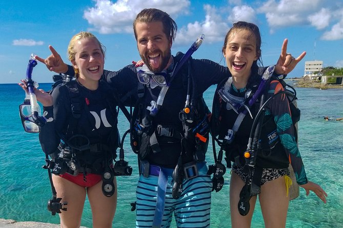 Discover Scuba Diving - Your first skills: breathing, mask clearing, and hand signals