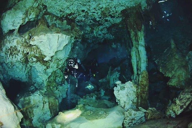 Dos Ojos Cenote Cavern Dive- The Barbie Line and The Bat Cave - Cavern scuba at Dos Ojos, not a full cave run