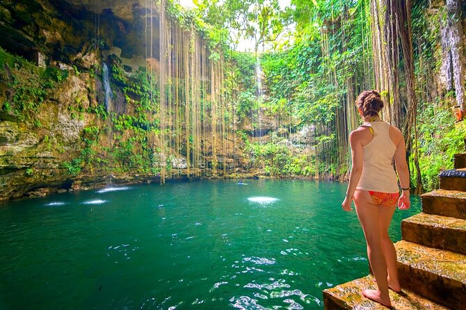 Exclusive Guided Tour: Chichen Itza - Cenote Ik Kil -Valladolid - Cenote Ik Kil: your swimsuit stop in a 240-foot sinkhole