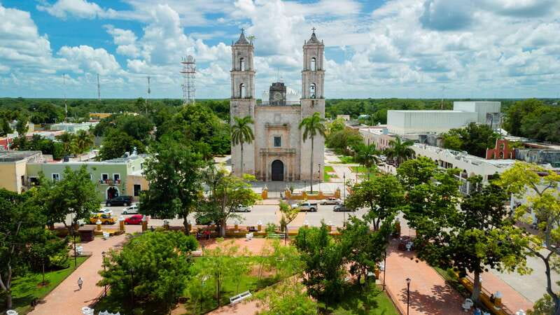 From Riviera Maya: Chichen Itza, Cenote, and Valladolid Tour - Guide Experience Across Languages, Plus Question Time