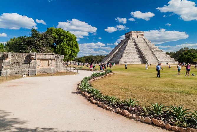 Full day Chichén Itzá Tour from Cancún and Riviera Maya - Chichén Itzá: the centerpiece, the crowd reality, and smart photo strategy