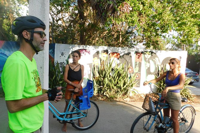 Graffitis & Munchies biketour Playa del Carmen - Entering Playa del Carmen at 7:00 am, by bike