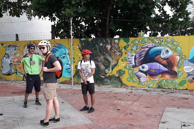 Graffitis & Munchies biketour Playa del Carmen - The guide makes it or breaks it, and this one seems to shine