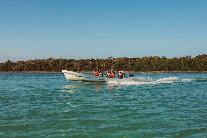 Half-Day Tour Discovering Sian Ka´an with Lunch - Entering Sian Kaan by boat, not by checklist