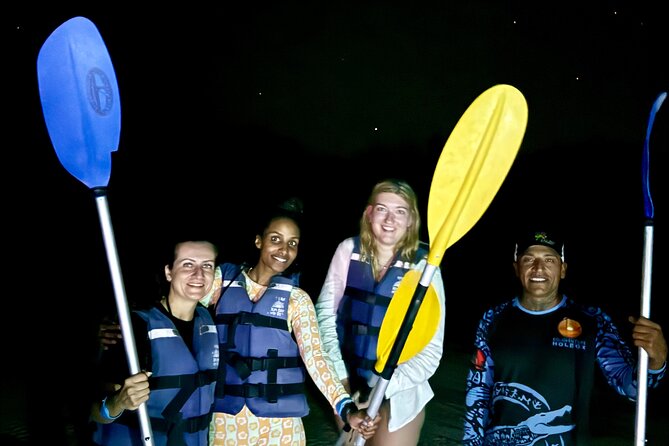 Holbox Kayak Bioluminescence Experience - Guide experience and small-group pacing that keeps it personal