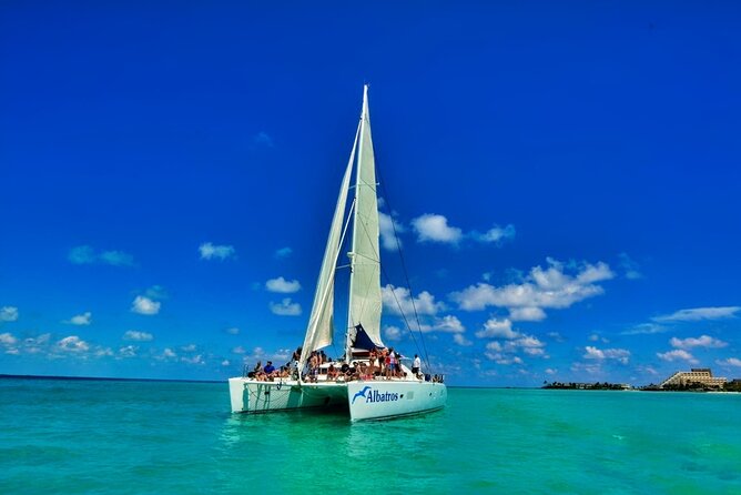 Isla Mujeres Catamaran Sailing Experience with Lunch & Open Bar - Downtown Isla Mujeres free time: shopping, sightseeing, and Playa Norte choices