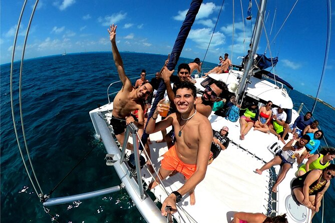Isla Mujeres Catamaran + Snorkel + Open Bar on board + Buffet - Getting to the marina, pickup windows, and where time can slip