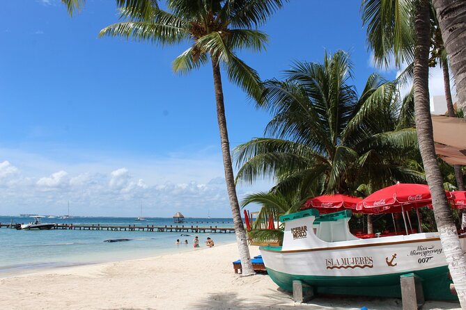 Isla Mujeres Catamaran Tour with Snorkeling at MUSA, Buffet Lunch & Open Bar - Food and Onboard Comfort: Bathrooms, Space, and Crew Energy